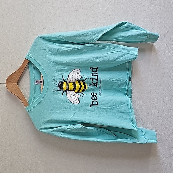 [*3 Items For $20 In Bundle*] Simply Southern Bee Kind Womens M shirt Crop Top - Picture 1 of 4